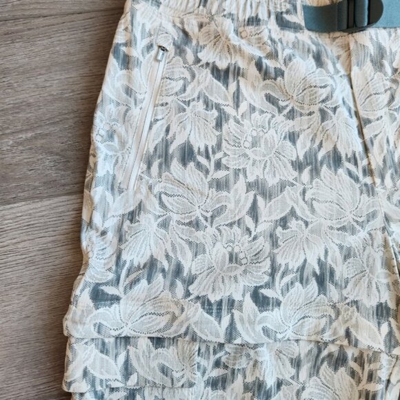 Athleta Trekkie Convertible Hike Pant In Ethereal Bloom Magnolia White - Picture 4 of 9